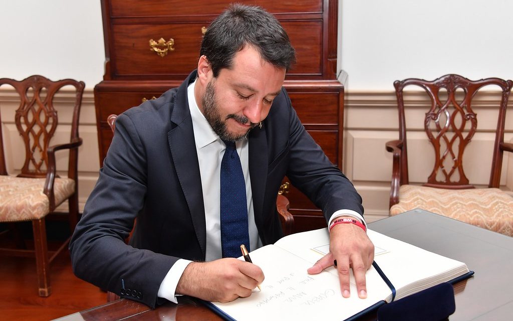 Puntare il dito su Salvini non basta a ripulirsi la coscienza