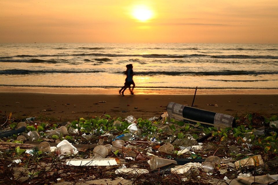 Stop Microplastiche: Greenpeace continua a denunciare la grave situazione nei mari