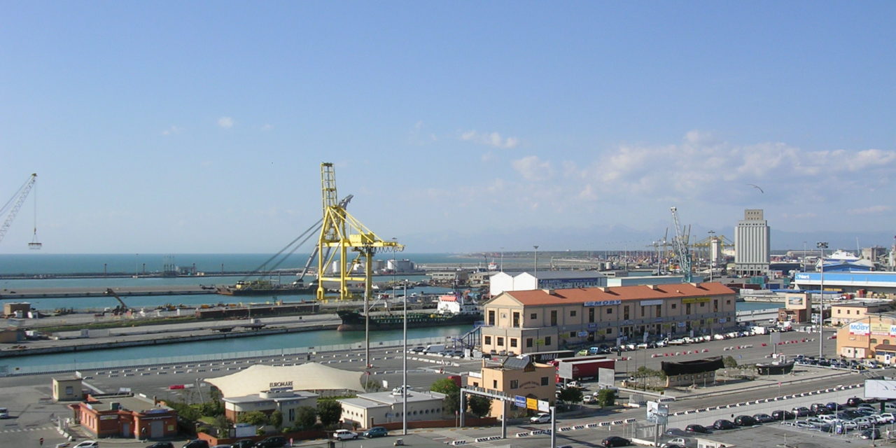 La mafia nel porto di Livorno, snodo internazionale del traffico di droga e rifiuti