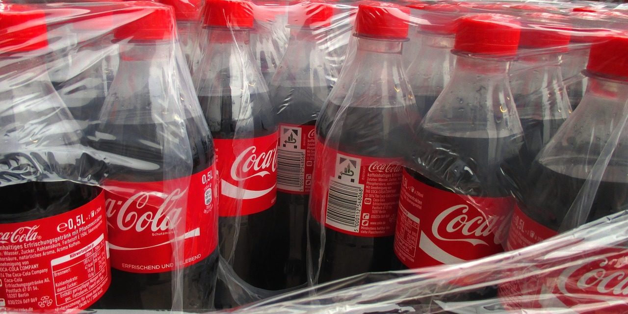 Greenpeace esulta: entro il 2030, il 25% delle bottiglie Coca-Cola saranno riciclabili