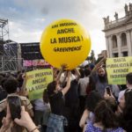 Stop greenwashing: Greenpeace accusa ENI e lancia una petizione per una legge europea