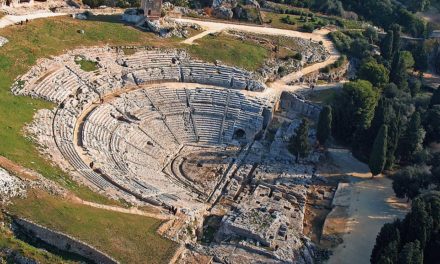 Il teatro greco di Siracusa, patrimonio dell’Umanità minacciato dall’ottusità della politica