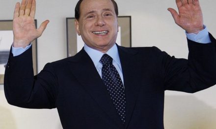 Berlusconi, l’Italia, la memoria e la compravendita del potere