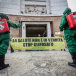 L’UE decide sul glifosato: Greenpeace chiede al governo italiano di vietarlo