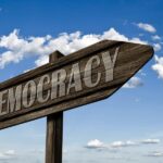 Il declino della democrazia