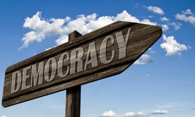 Il declino della democrazia